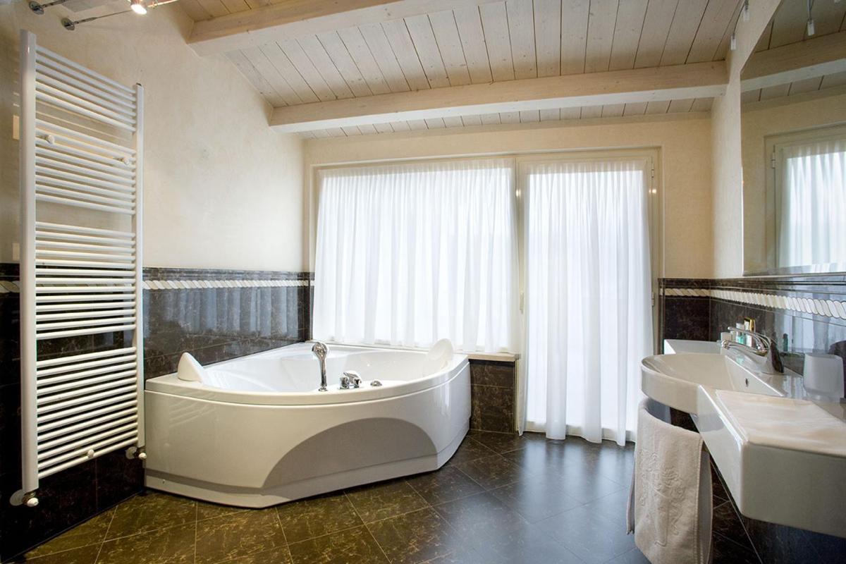 Monastero Resort & Spa โซยาโน เดล ลาโก ภายนอก รูปภาพ
